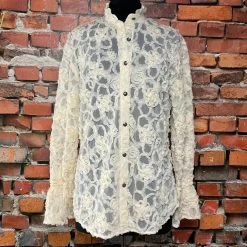Oo La La TIFFIANY'S CLOSET Rose Lace Blouse With Ruffled Collar And Sleeves