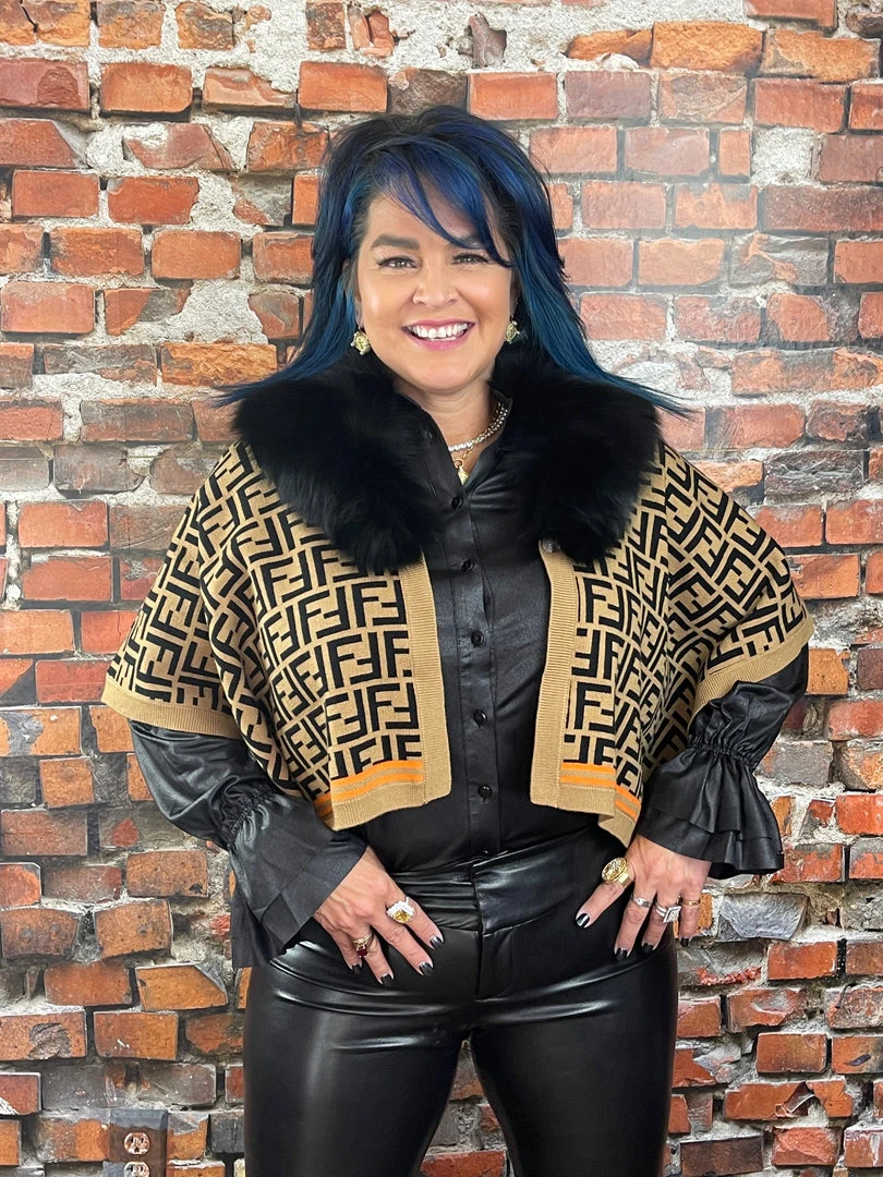 Brand new ๐ Oo La La Letter Pattern Short Cape With Fox Collar New Arrivals ๐ 3 Oo La La Letter Pattern Short Cape With Fox Collar New Arrivals