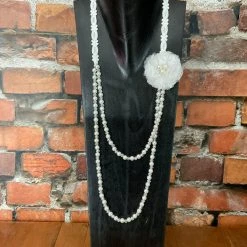 The Sparkling Spur Three Pearl Flower Necklace