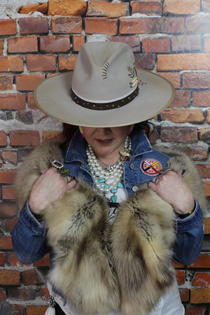 Outlet ๐ Double D Ranch Wear - Cynthia Hats/Headbands/Scarves/Gloves Making Horse Medicine Hat ๐ 4 Double D Ranch Wear - Cynthia Hats/Headbands/Scarves/Gloves Making Horse Medicine Hat