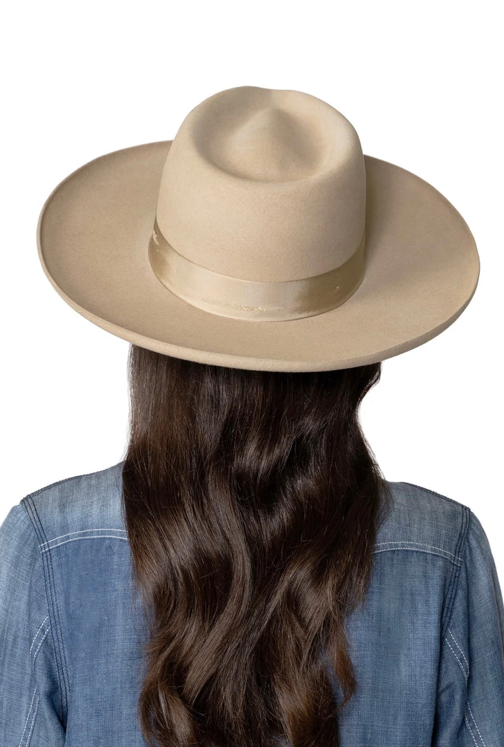 Promo ✔️ Double D Ranch - Adirondacks Trade Silver Hat Hats/Headbands/Scarves/Gloves ✨ 4 Double D Ranch - Adirondacks Trade Silver Hat Hats/Headbands/Scarves/Gloves