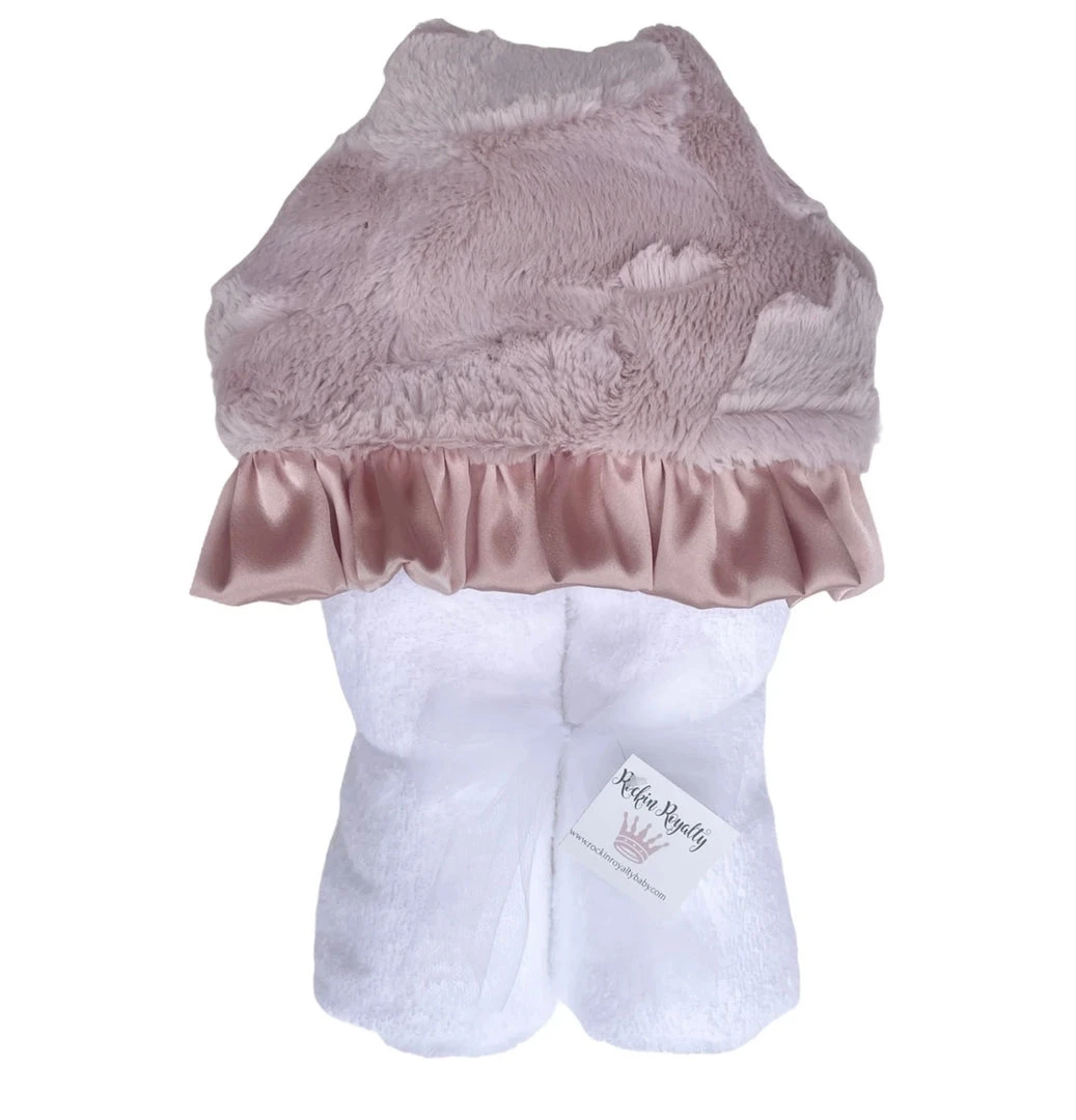 Brand new π The Sparkling Spur Kids Of A King Plush Hooded Bath Towel - Dusty Pink βοΈ 3 The Sparkling Spur Kids Of A King Plush Hooded Bath Towel - Dusty Pink