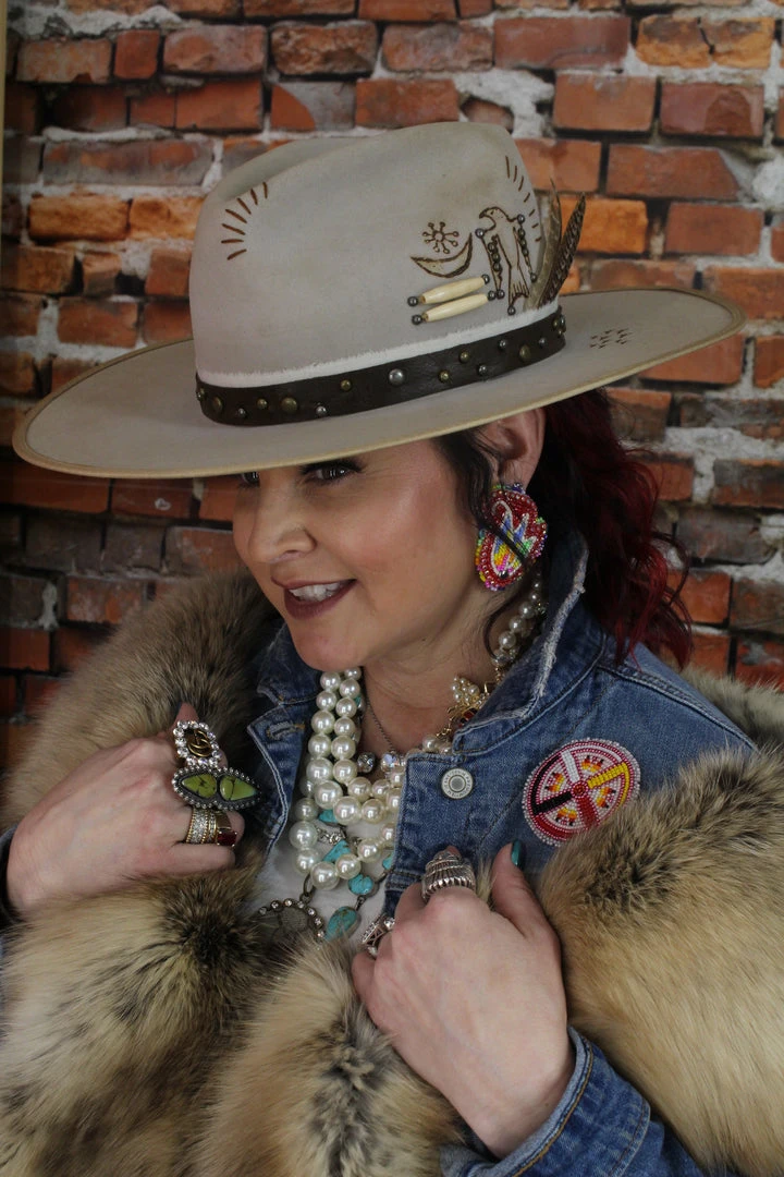 Outlet ๐ Double D Ranch Wear - Cynthia Hats/Headbands/Scarves/Gloves Making Horse Medicine Hat ๐ 6 Double D Ranch Wear - Cynthia Hats/Headbands/Scarves/Gloves Making Horse Medicine Hat